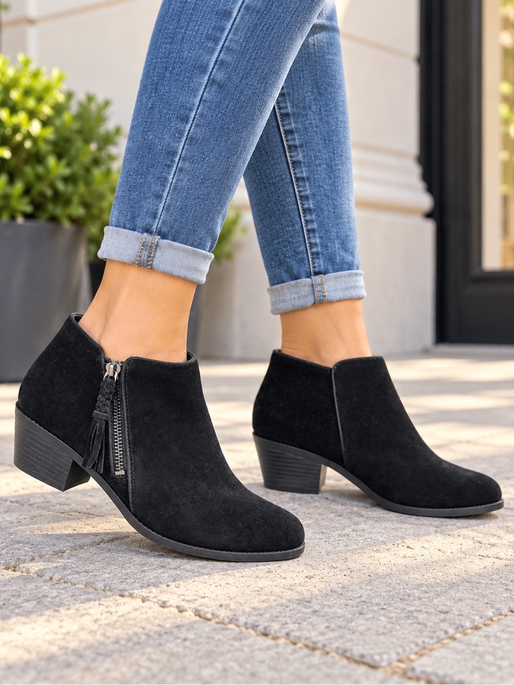 Vionic Shanne Black Suede Ankle Booties Side Zip Tassel Block Heel Size 10 Wide